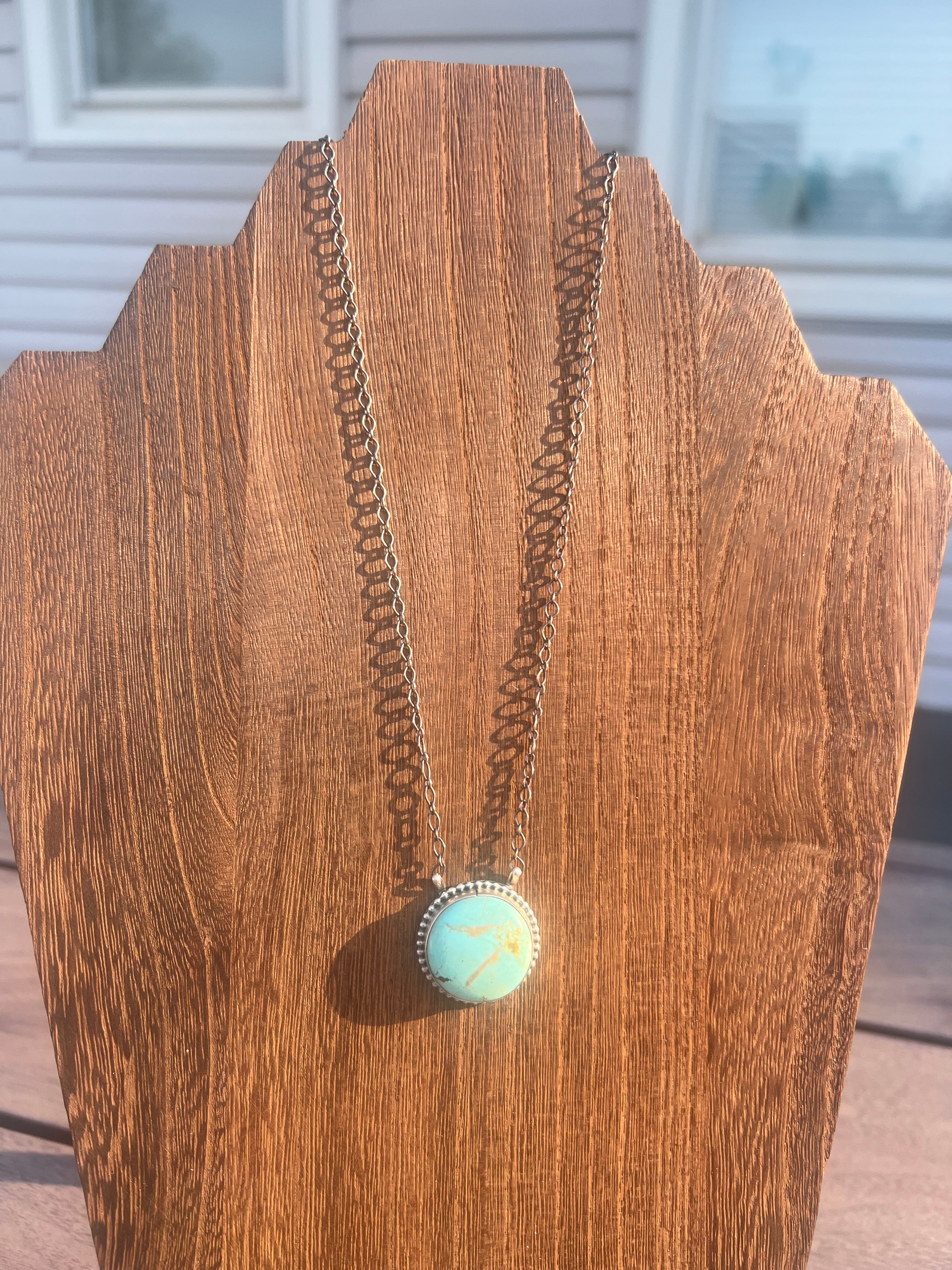 Minty Kingman Round Bar Necklace