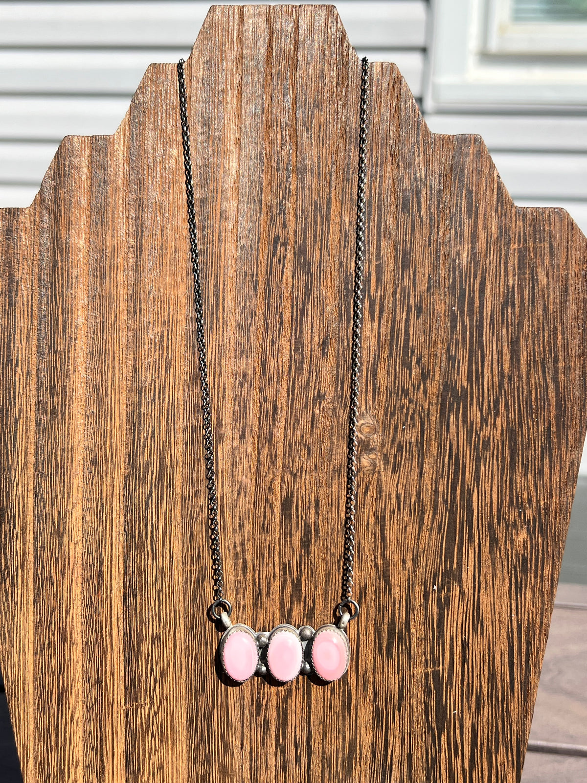 3 Dot Pink Conch Necklace